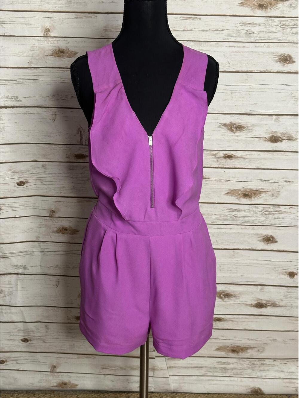 Express ruffled zipper V-neck sleeveless romper Size 6 fuchsia Barbiecore resort